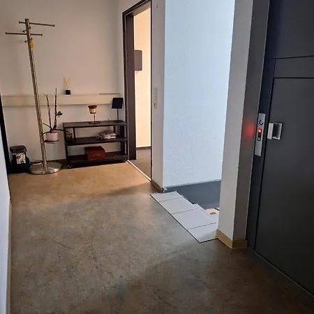 Monteuerzimmer * Флото