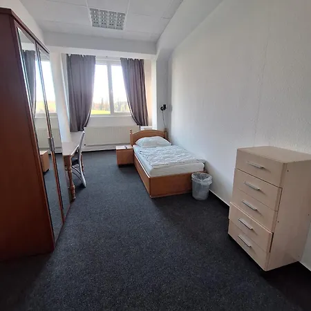 Monteuerzimmer * Флото