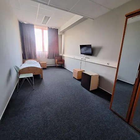 Monteuerzimmer Апартаменты *