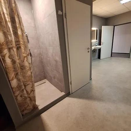 Monteuerzimmer Флото