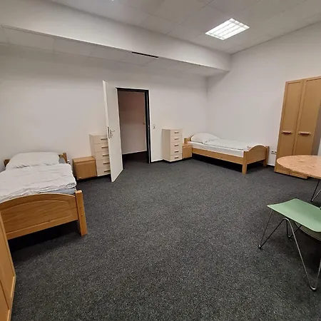 Monteuerzimmer *